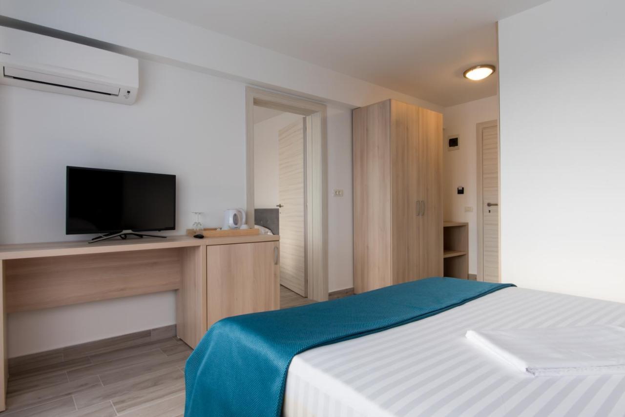 Hotel Turquoise Boutique à Năvodari Extérieur photo